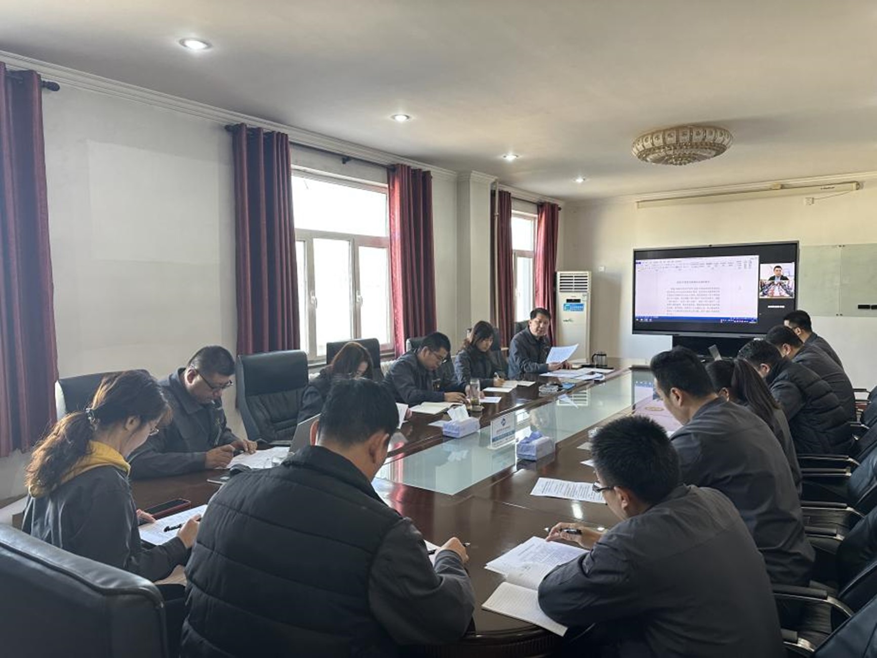 東綸科技黨支部召開2022年度組織生活會(huì)和民主評(píng)議黨員活動(dòng)